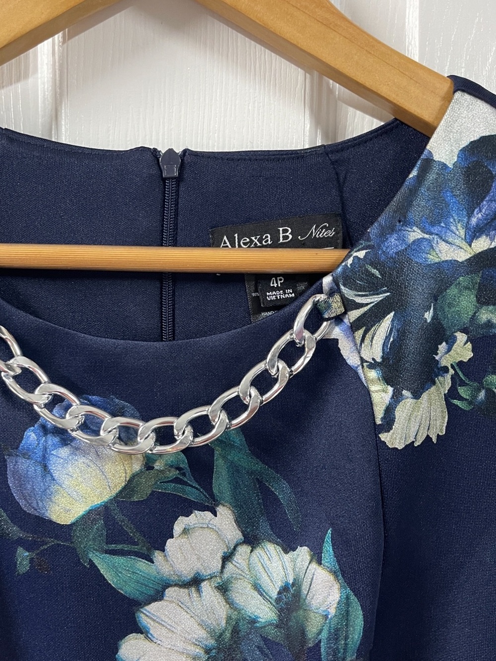 Alexa B Nites Navy Sleeveless Chain Neckline Floral Sheath Dress Size 4P - Picture 4 of 9